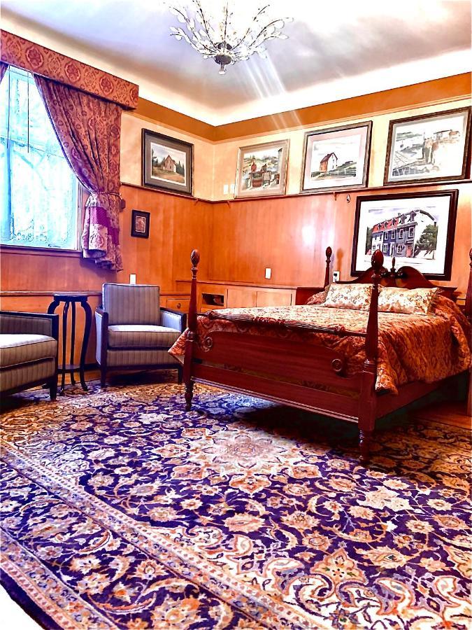 Monroe House Executive Guest Suites セントジョンズ エクステリア 写真