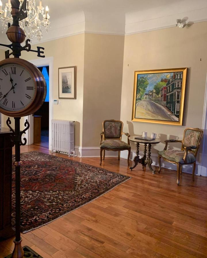Monroe House Executive Guest Suites セントジョンズ エクステリア 写真