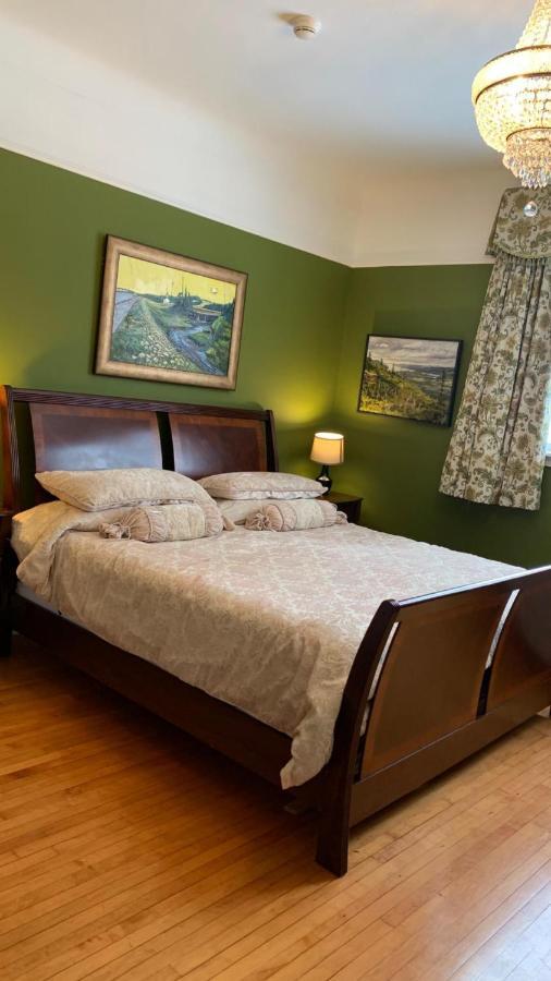 Monroe House Executive Guest Suites セントジョンズ エクステリア 写真