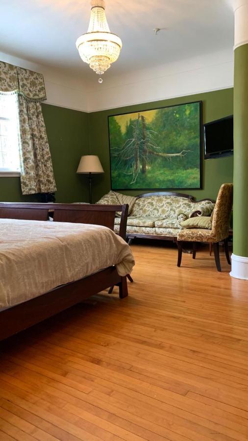 Monroe House Executive Guest Suites セントジョンズ エクステリア 写真