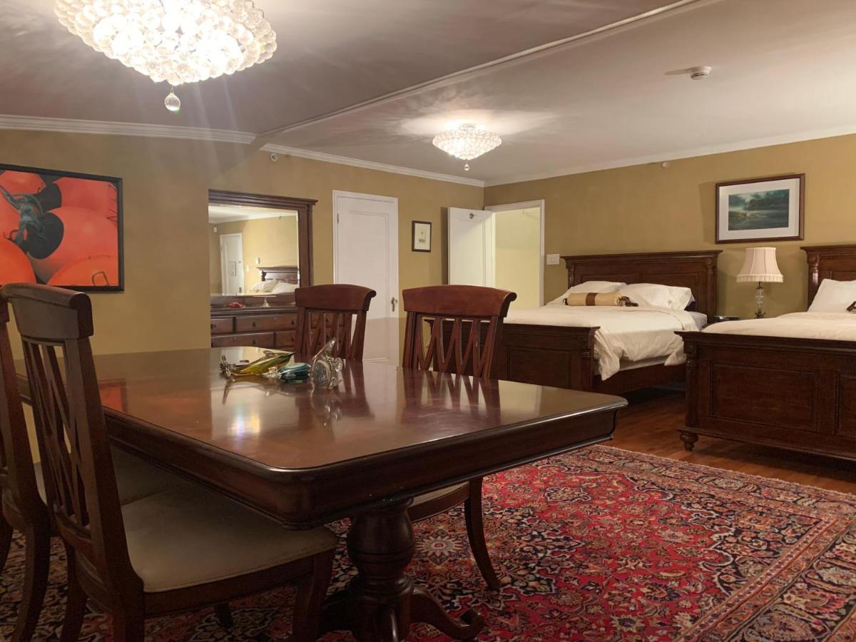 Monroe House Executive Guest Suites セントジョンズ エクステリア 写真