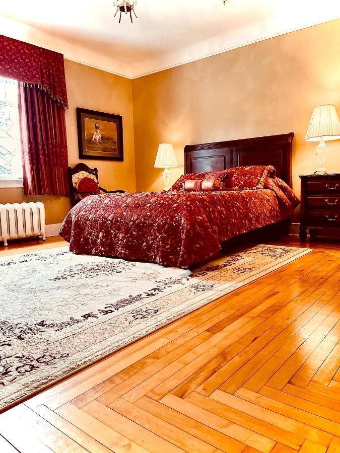 Monroe House Executive Guest Suites セントジョンズ エクステリア 写真