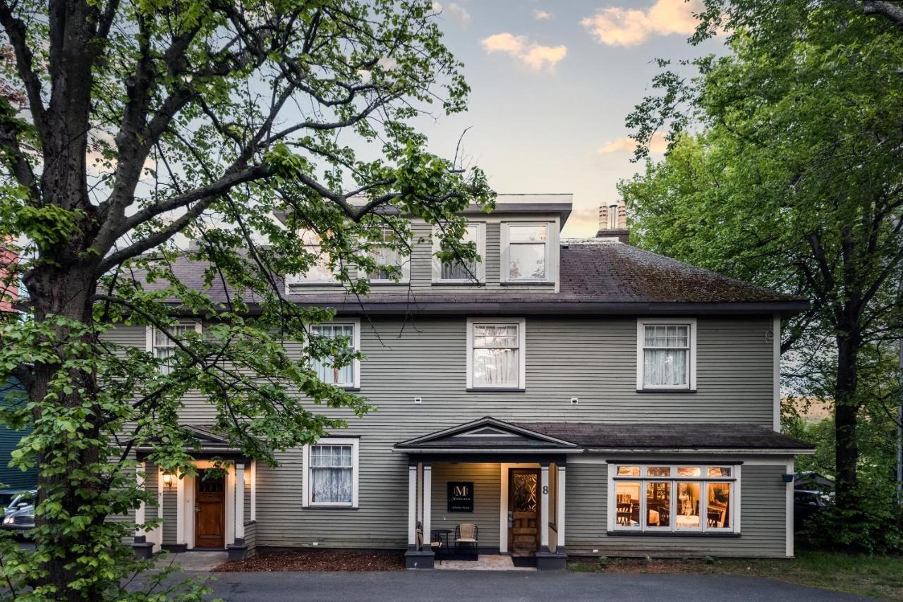 Monroe House Executive Guest Suites セントジョンズ エクステリア 写真