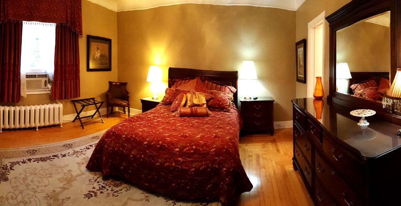 Monroe House Executive Guest Suites セントジョンズ エクステリア 写真