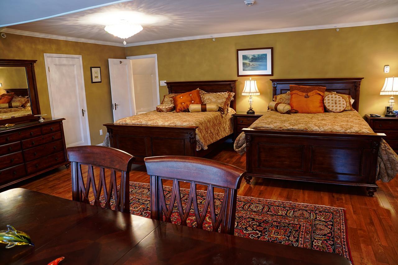 Monroe House Executive Guest Suites セントジョンズ エクステリア 写真