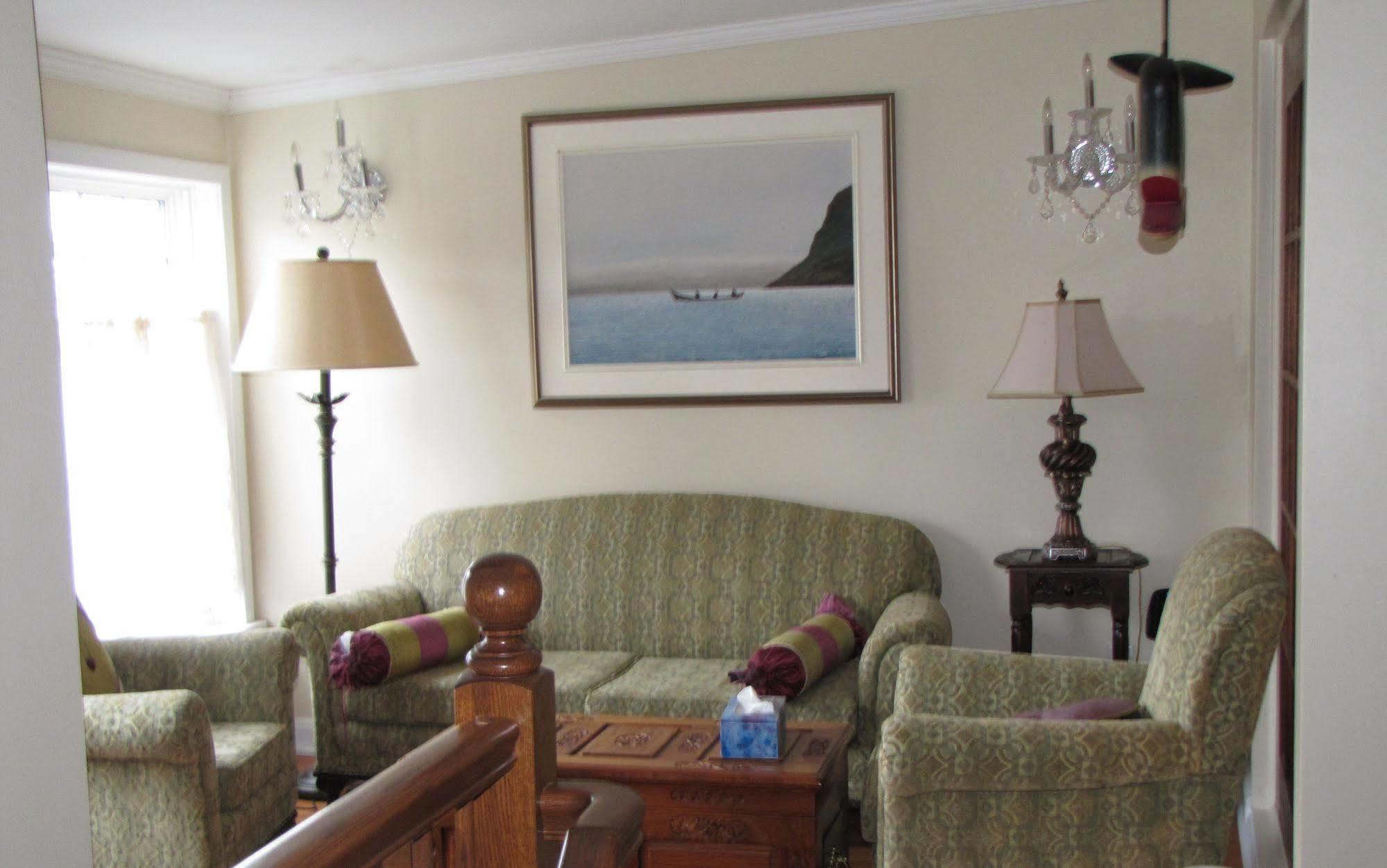 Monroe House Executive Guest Suites セントジョンズ エクステリア 写真